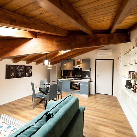 Abitare Il Tempo-Elegante E Moderno-Ad 1 Bus Da Roma Apartment Velletri Luaran gambar