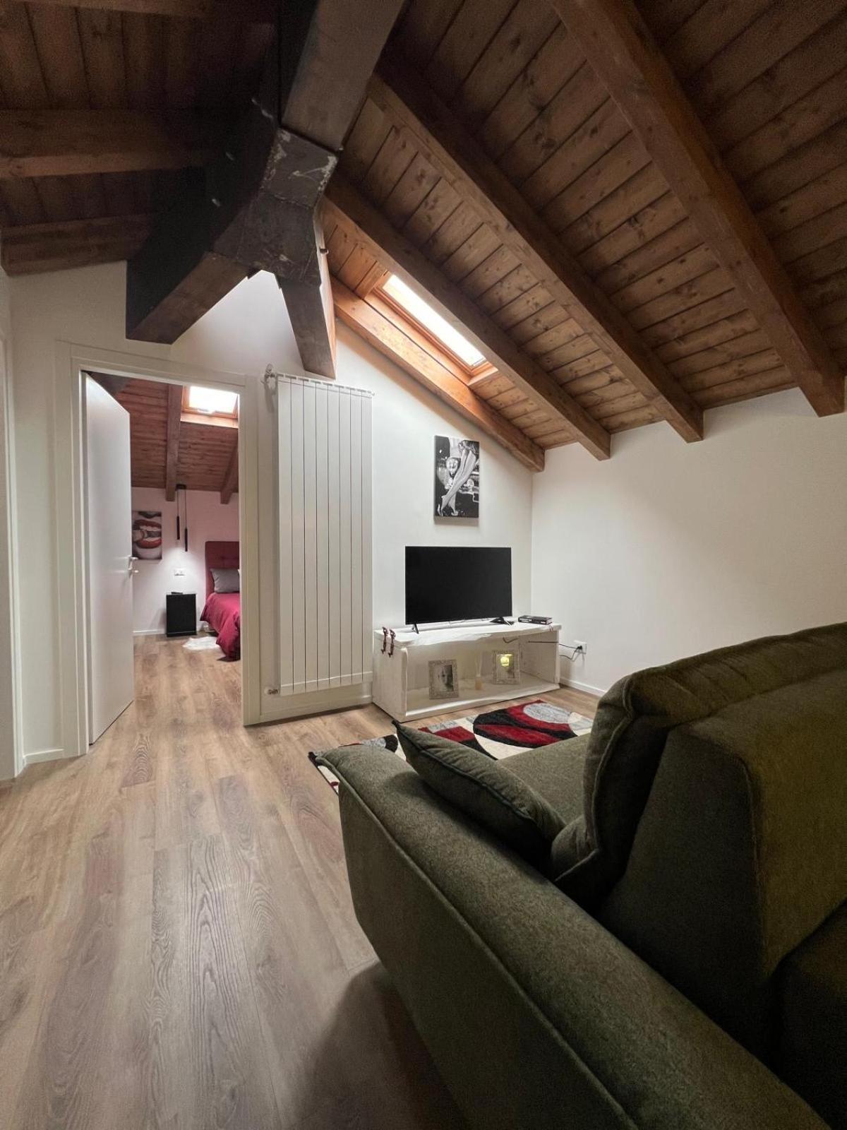Abitare Il Tempo-Elegante E Moderno-Ad 1 Bus Da Roma Apartment Velletri Luaran gambar