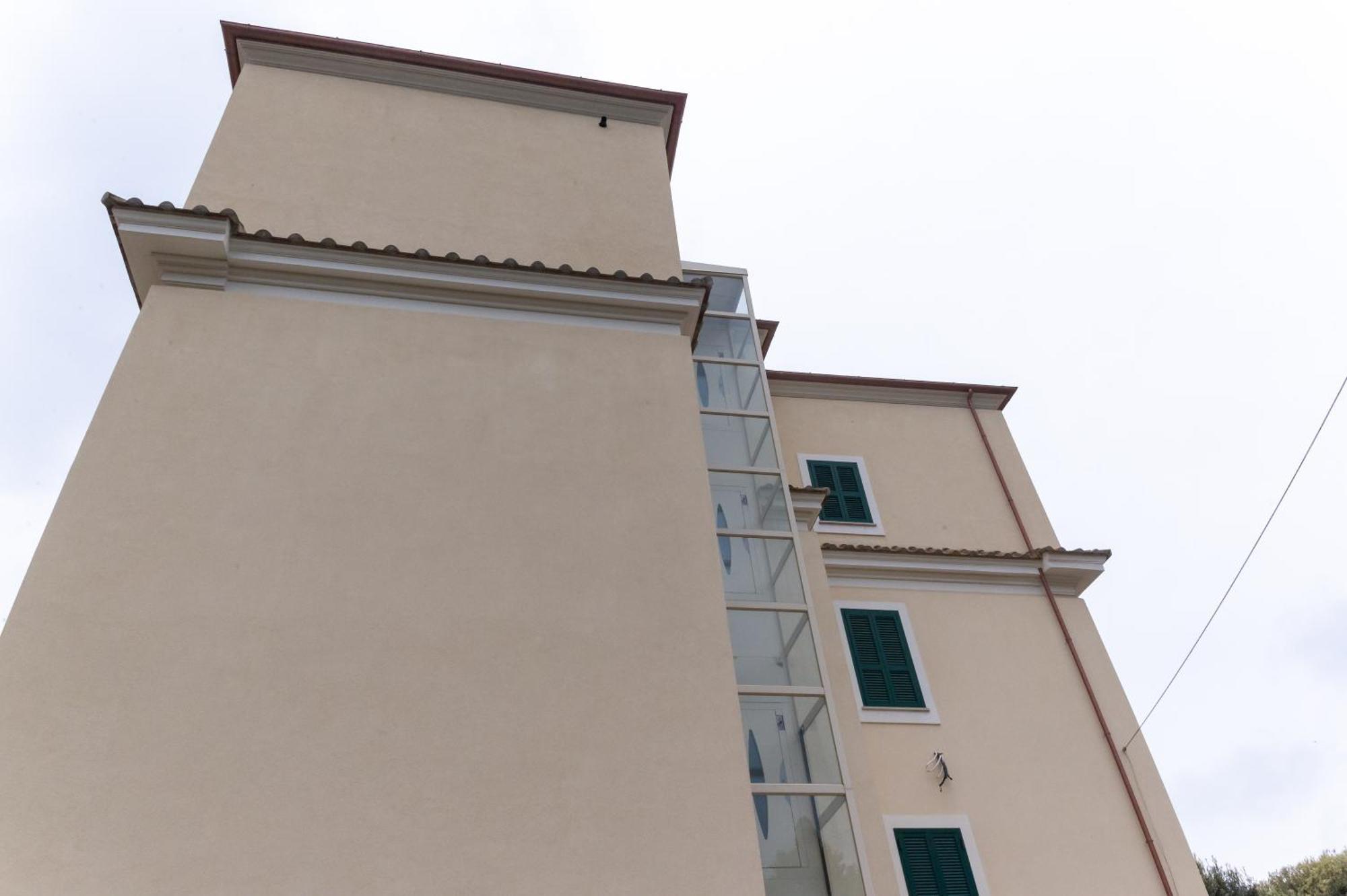 Abitare Il Tempo-Elegante E Moderno-Ad 1 Bus Da Roma Apartment Velletri Luaran gambar