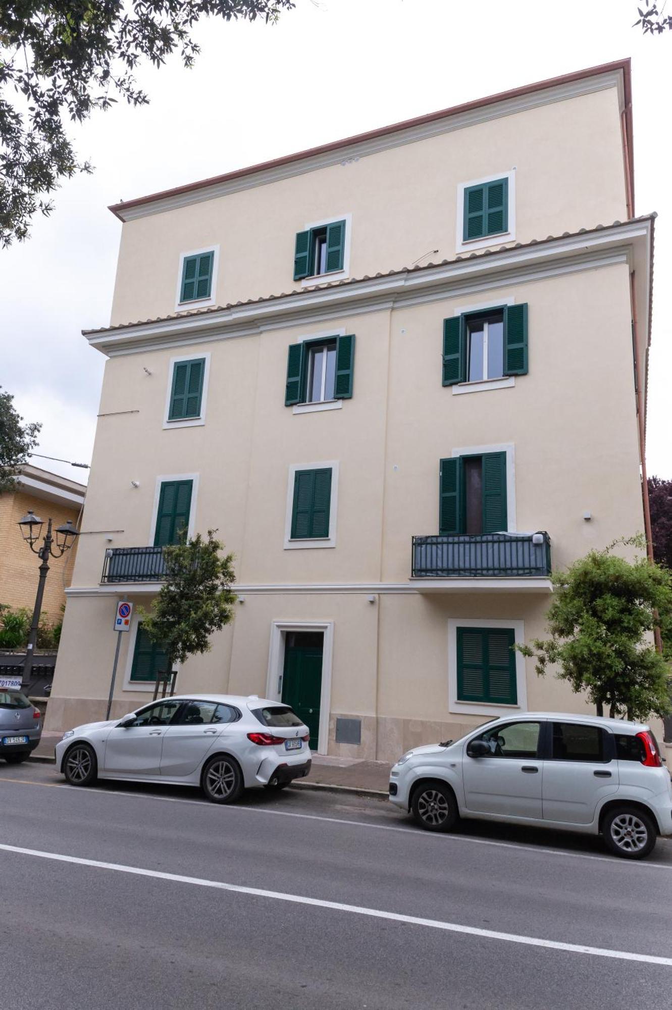 Abitare Il Tempo-Elegante E Moderno-Ad 1 Bus Da Roma Apartment Velletri Luaran gambar